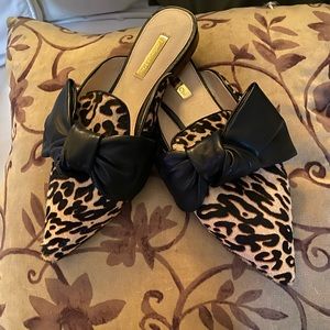 Cute Louise et Cie leopard print slides.